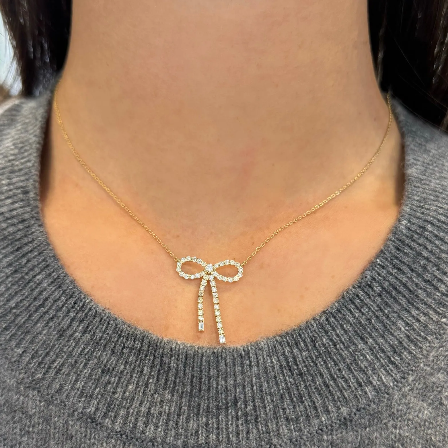 14K GOLD DIAMOND BOW NECKLACE