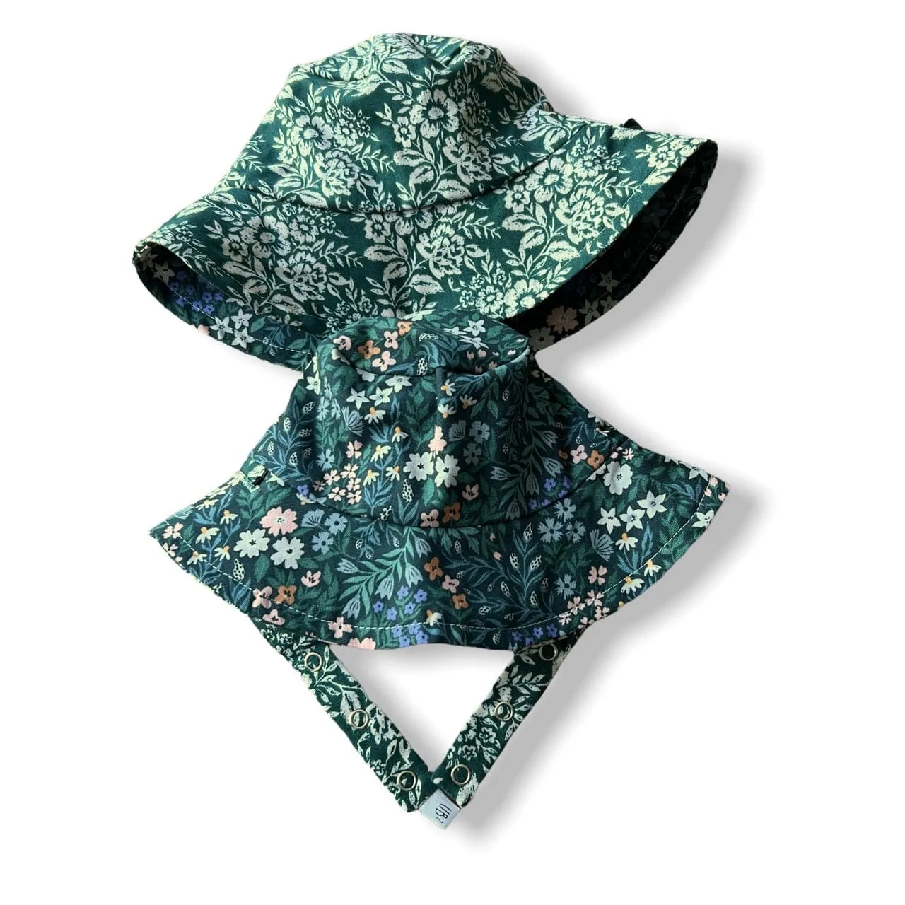 Bucket hat in Organic Lacy Blossoms