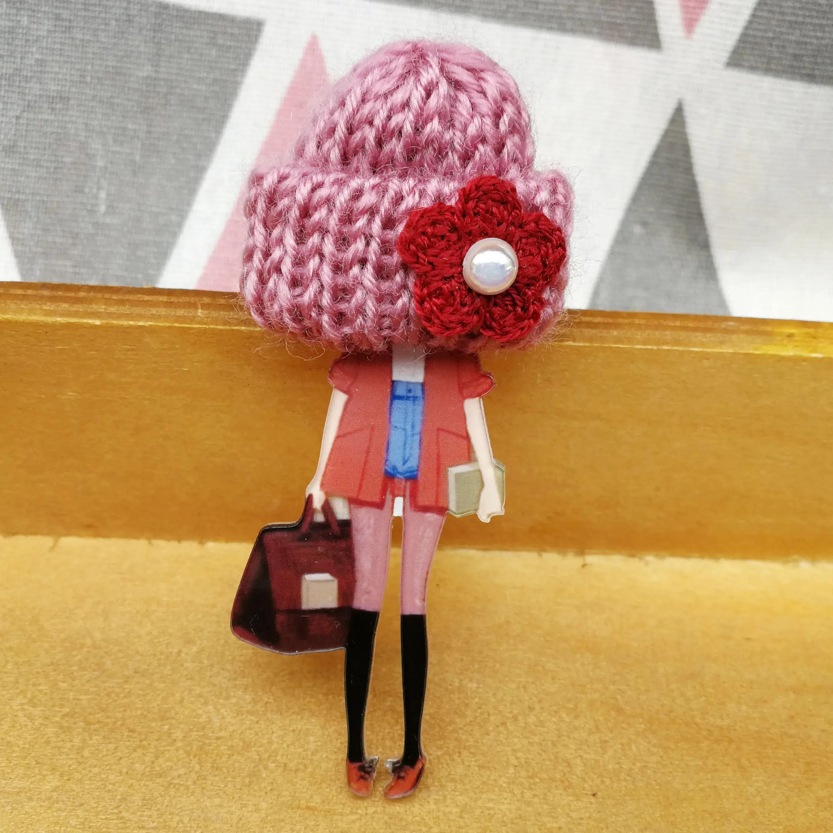 Cute Chunky Knit Hat Fashionista Girls Brooches