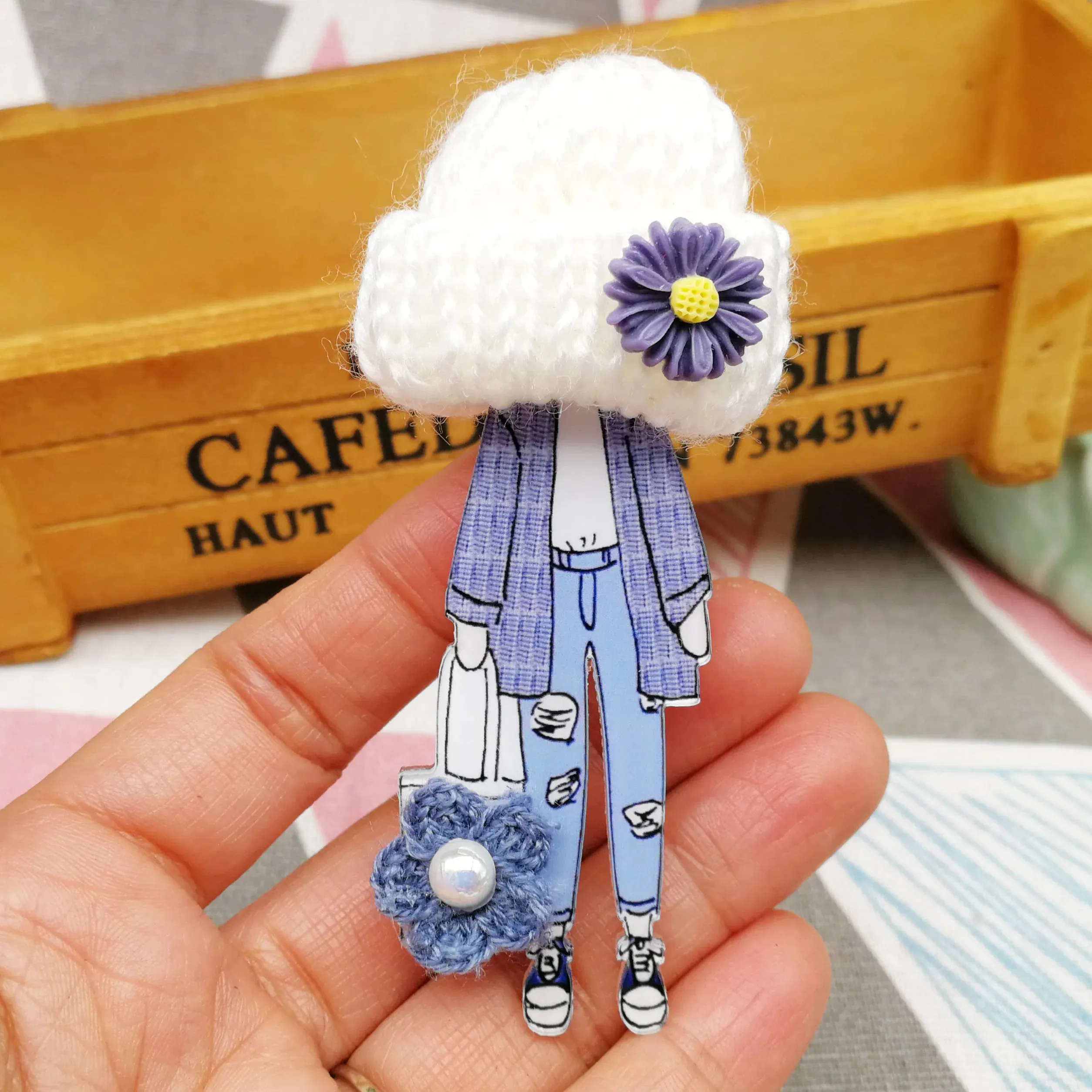 Cute Chunky Knit Hat Fashionista Girls Brooches