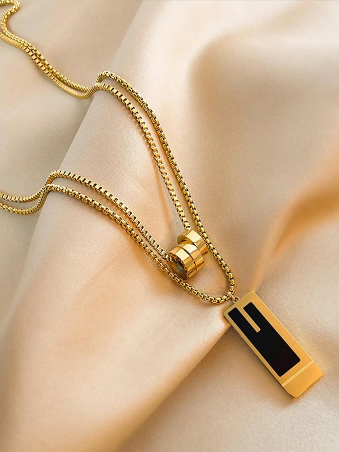 Double-layer High-end Sweater Chain with Brand Sense