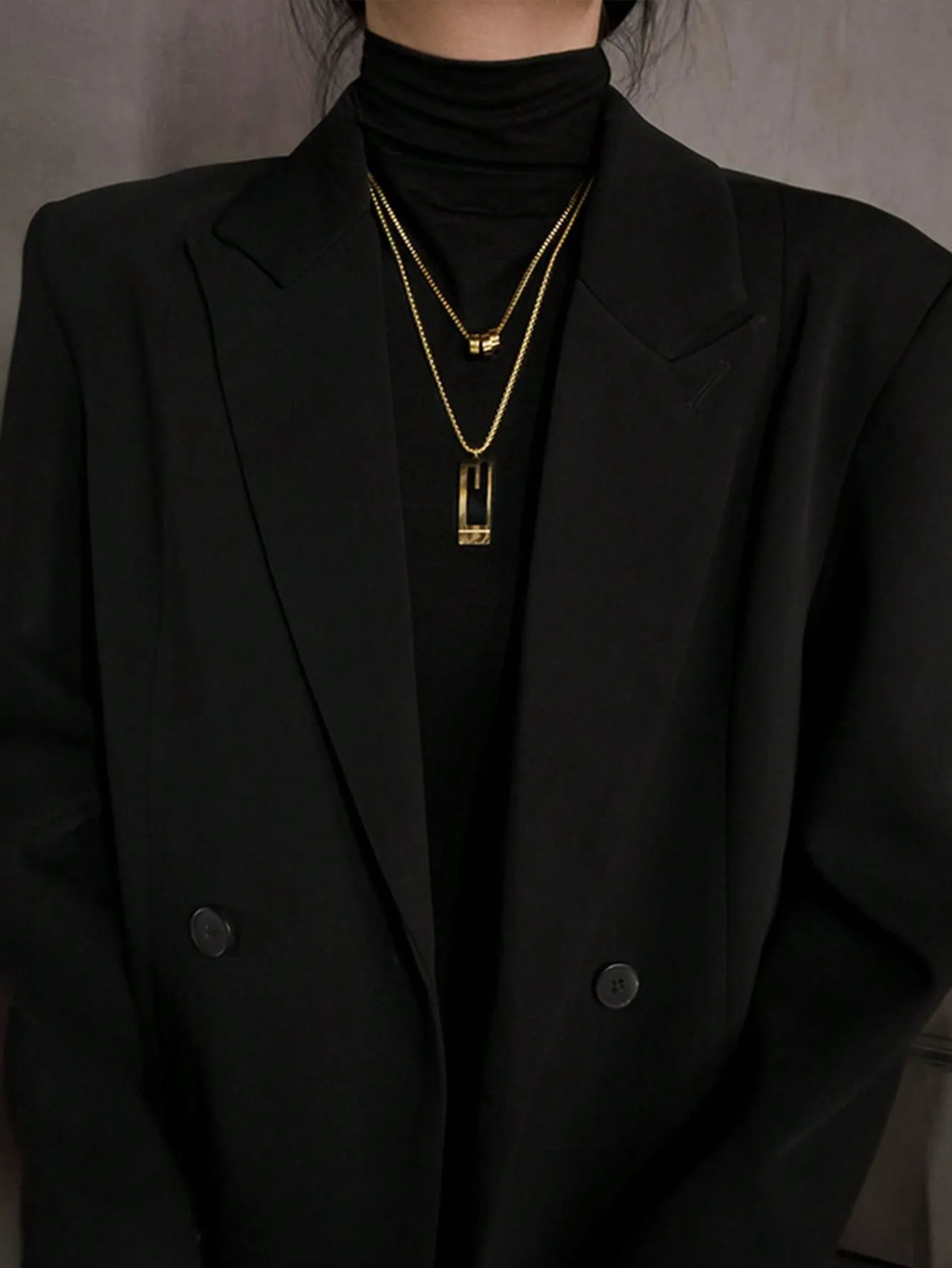 Double-layer High-end Sweater Chain with Brand Sense