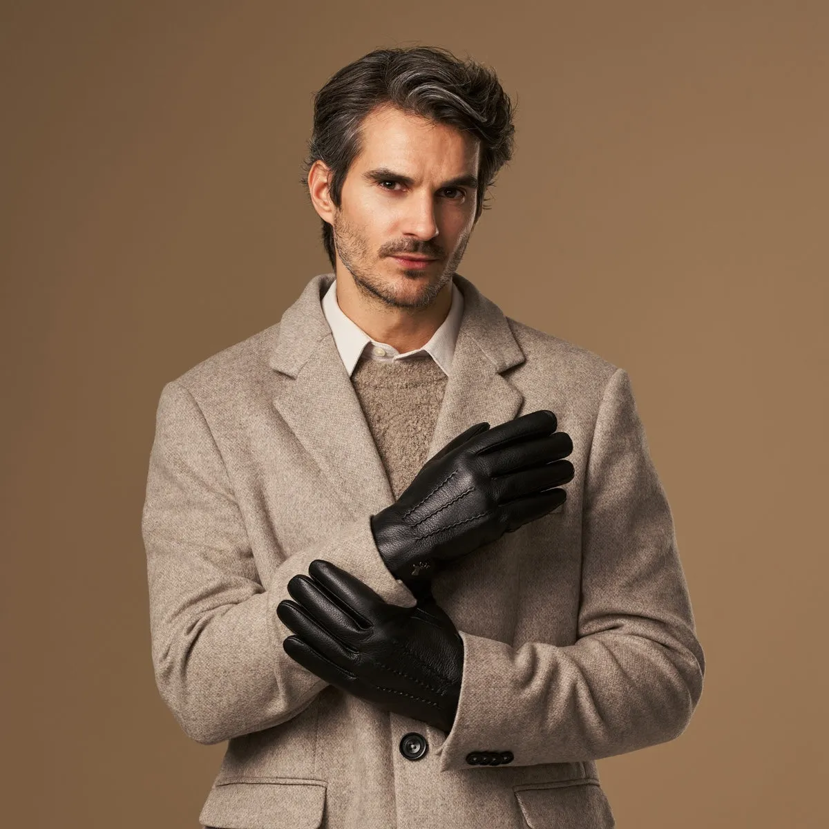 Hunter (black) – goatskin leather gloves with lambswool lining & touchscreen feature