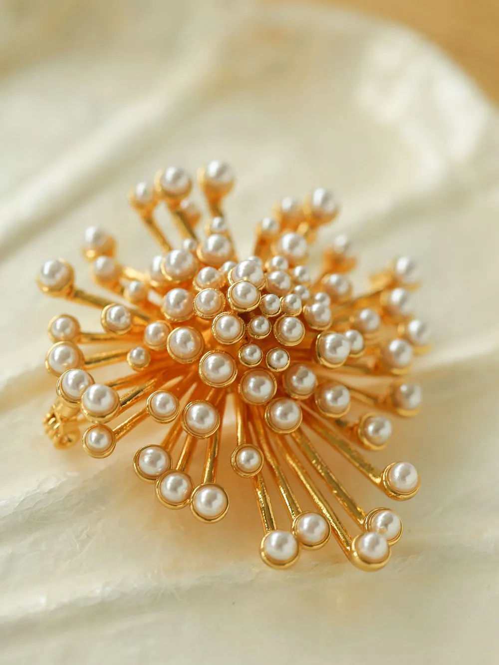 Retro Fashion Pearl Fireworks Brooches