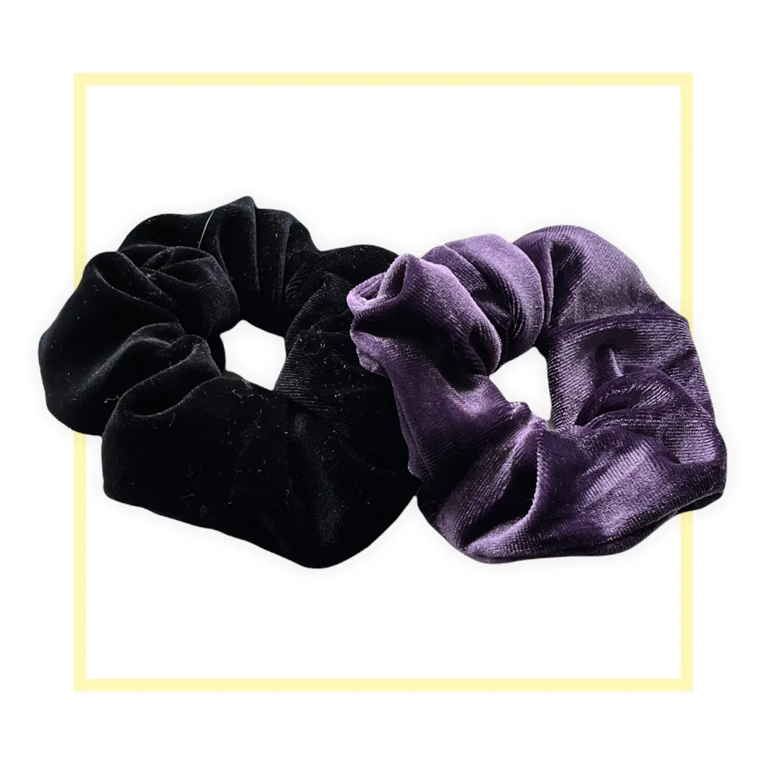 Set 2 scrunchies haarelastieken velvet zwart/paars