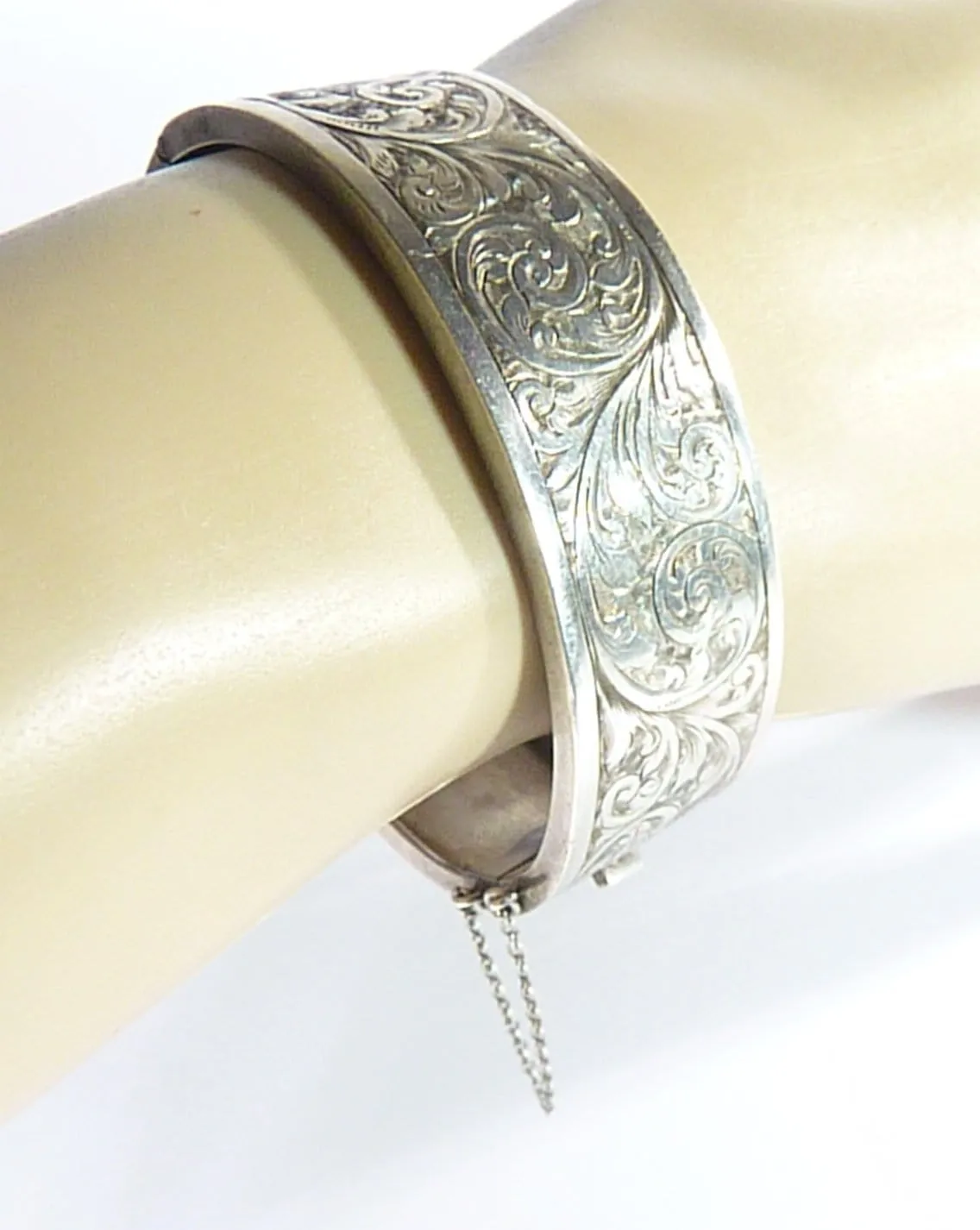 Victorian Engraved Hallmarked Silver Bangle Sterling Bracelet 1885